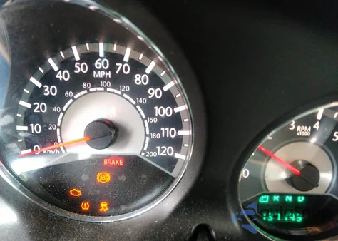 2013 Chrysler 200 Touring z USA, uszkodzony, nr VIN 1C3CCBBB9DN635925